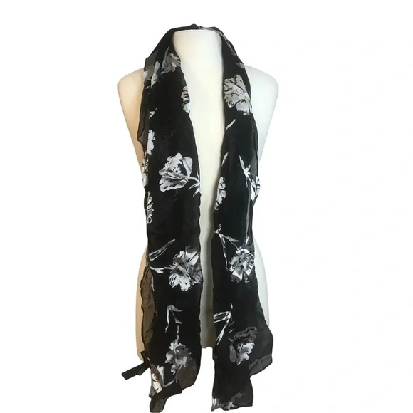 WHITE House Black Market Silk-Blend Floral-Burnout Oblong Scarf NWOT - Picture 4 of 7